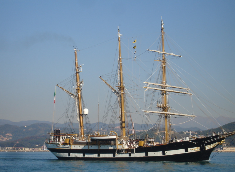 La nave Palinuro